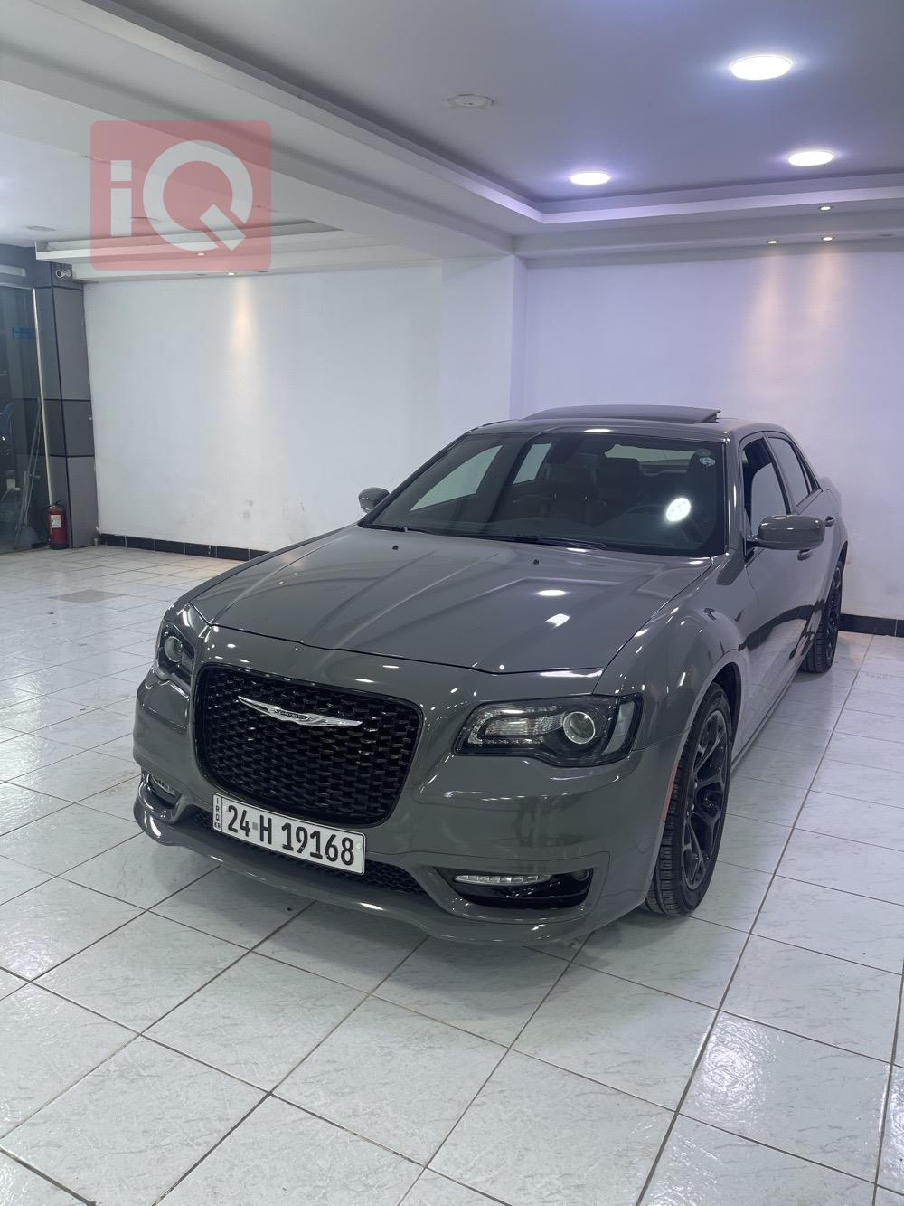 کرایسلەر 300